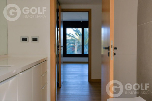 Imagen 20 de 30 de Vendo Apartamento De 3 Dormitorios Y Servicio, Patio. Con Renta. Golf