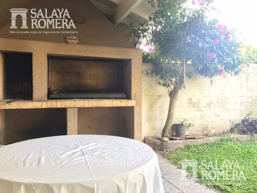 Imagen 9 de 19 de Casa En Venta 6 Ambientes En Amplio Lote Parque Cisneros -