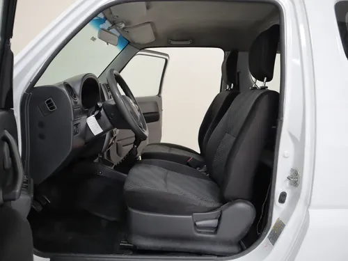 Suzuki Jimny MT 1.3 3P 4X4