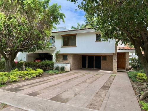 Casa De 3 Recamaras En Venta En Valle Real