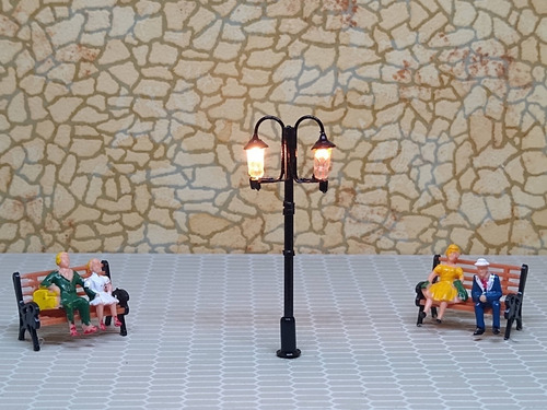 Imagen 1 de 7 de Nico 2 Farolas De Plaza De 2 Luces 4,5 Cms Metal H0 (eih 30)