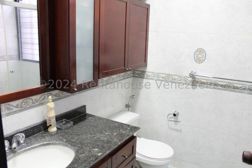 Precioso Y Amplio Tonwhouse En Venta En La Boyera. #25-20083