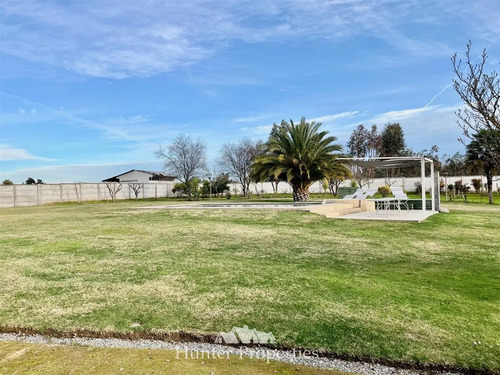 Parcela Con Casa De Lujo De 5d, 3b Se Vende Brisas De Unihue