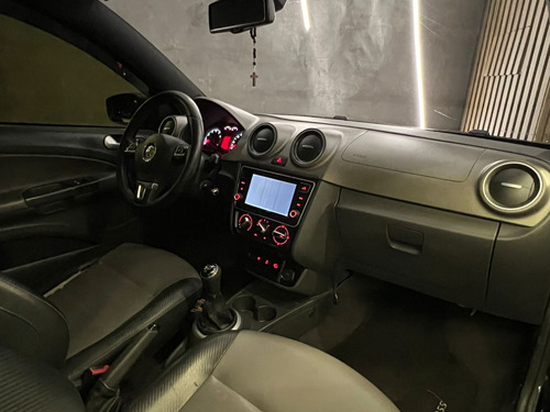 Volkswagen Saveiro 1.6 16v Cross Cab. Dupla Total Flex 2p