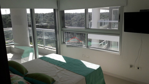 Apartamento En Brava, 1 Dormitorio- Ref: 2943