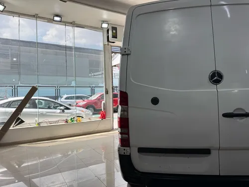 Mercedes-Benz Sprinter Cargo van larga