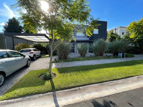 Imagen 3 de 30 de Barrio Privado Adrogué Chico (soler Al 200) - Casa Minimalista En Dos Plantas