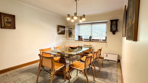 Casa En Venta De 5 Dorm. En Las Condes