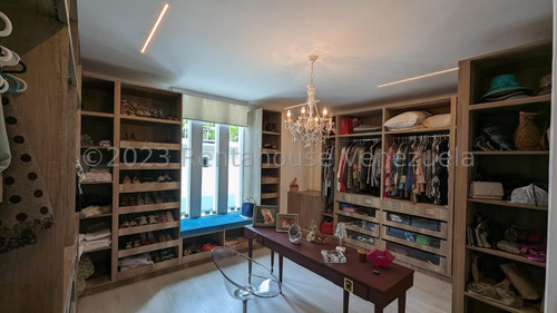 Ms: 24-3353 Vendemos Espectacular Y Nueva Casa En Loma Linda, El Hatillo. A=680m2, 4h, 5b, 11p.