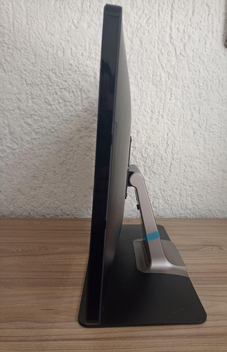 Elegante Monitor Elo Touch 22 Bocinas Integradas (Reacondicionado)