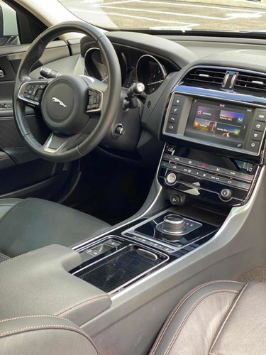 Jaguar Xe Prestige 2.0t