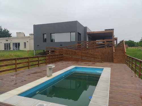 Casa A Estrenar En Costa Esmeralda Sector Deportivo