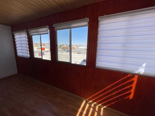 Amplia Casa En Arriendo (80084)