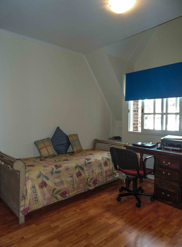 Imagen 18 de 24 de Venta Casa En Martínez Con Jardín Y Garaje