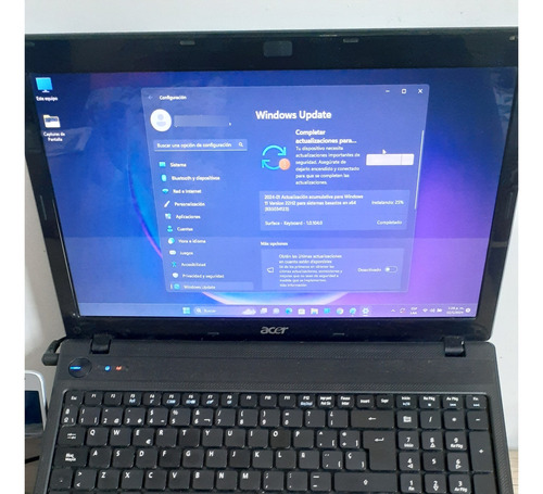 Laptop Acer Core I3 8gb Ram 1tb Disco Duro. Perfecto Estado