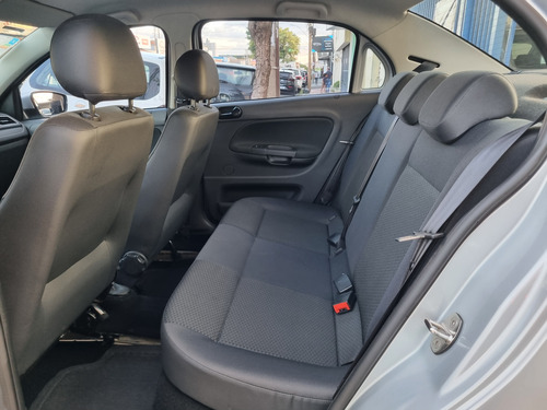 Volkswagen Voyage 1.6 16v Msi Aut. 4p
