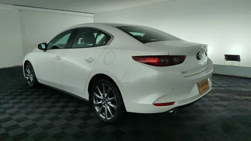 Mazda 3 GRAND TOURING MHEV