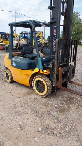 Imagen 5 de 24 de Autoelevador Toyota 42-7fg20 2000kg Nafta/gas