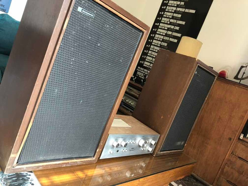 Amplificador Akai - Bafles Audinac 718
