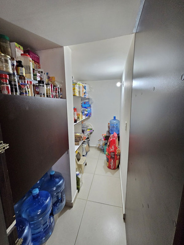 Casa En Venta En Tejeda Corregidora, 4 Habitaciones Y Jardín