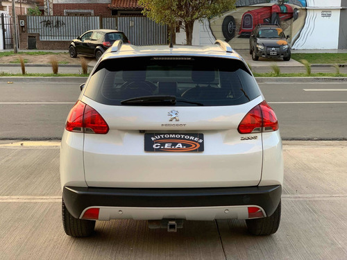 Imagen 5 de 10 de Peugeot 2008 2017 1.6 Feline