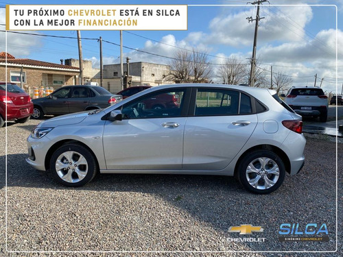 Imagen 8 de 19 de Chevrolet Onix Ltz Turbo 2023 Gris Plata 0km