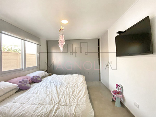 Casa En Arriendo De 5 Dorm. En Colina