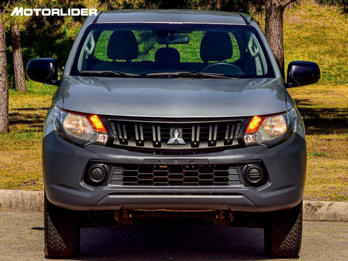 Imagen 8 de 25 de Mitsubishi L200 New 2.4 4x4 | Permuta / Financia