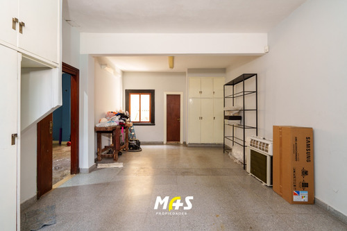 Villa Del Parque. Casa En Venta 5 Amb. Gge. Quincho Impecable!