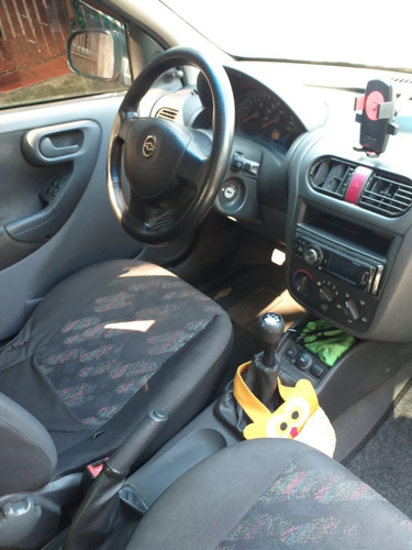 Imagem 3 de 9 de Corsa Hatch 1.0 4 Portas