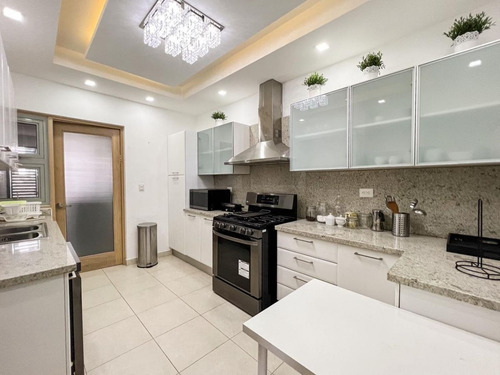 Apartamento Moderno En Piantini En Venta