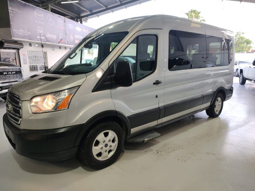 Ford Transit 12 Pasajeros