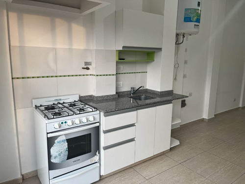 Venta Caseros Amplio Monoambiente Bajas Expensas