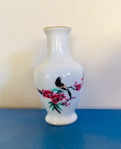Florero Pequeño. Porcelana China Zhongguo Zhi Zao. Años 70