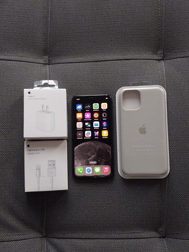 iPhone 11 Pro De 512 Gb Con Accesorios 