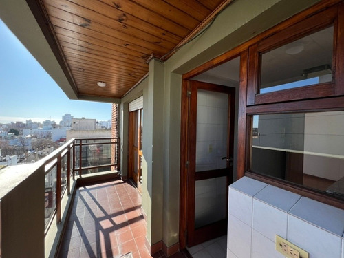 Imagen 2 de 10 de Departamento 2 Ambientes Con Cochera!! Oportunidad!!