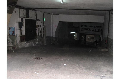 Imagen 4 de 5 de Cochera En Flores, Alberdi Al 2300. Muy Comoda