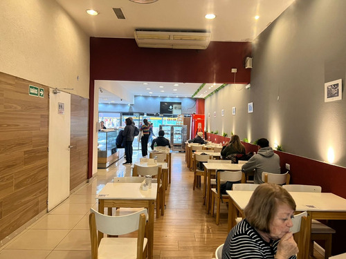 Belgrano / Gran Panadería Y Bar Av. Cabildo Casi Congreso