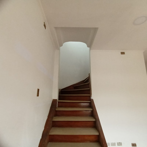 Casa Comercial En Arriendo Ñuñoa / Pedro De Valdivia