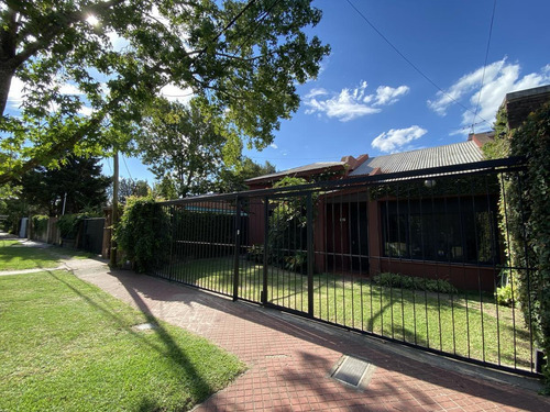 Imagen 3 de 30 de Casa De 3 Dormitorios En Venta Con Pileta Y Parrillero Rosario Fisherton