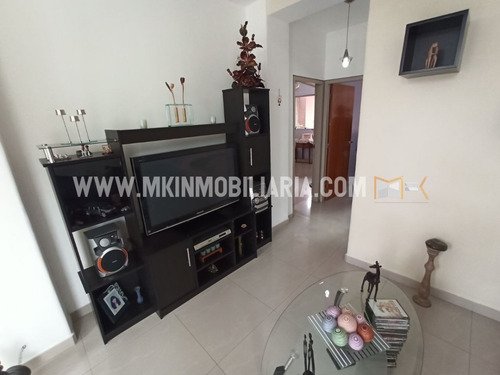 Imagen 13 de 18 de Mk Inmobiliaria Vende Exclusivo Townhouse Ubicado Av Principal El Castaño, Conjunto Privado / 04128517764