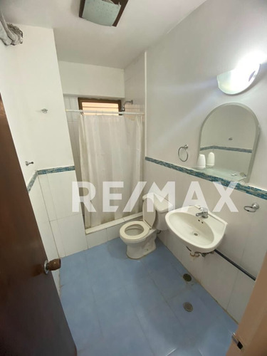 Imagen 7 de 12 de Venta De Apartamento En Catia La Mar Urbanizacion Playa Grande Residencias Jurel Cerca Del Hotel Marriott