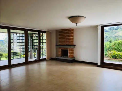 Casa En Arriendo En Fizebad El Retiro