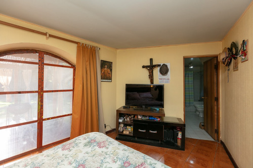 Peñaflor / Parcela De 5.200 M2. Casa 187 M2.