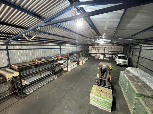 Arriendo Bodega Centrica, 341m2, Con Patente Definitiva.