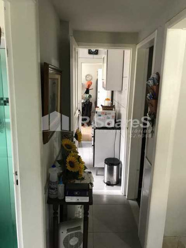 Imagem 13 de 15 de R Soares Vende!!! Excelente Casa Salas Dois Quartos Com Churrasqueira,, Lavanderia, Jardim Fruteiras.ótima Localização No Parque Imperial Nova Friburgo. - Jcca30028