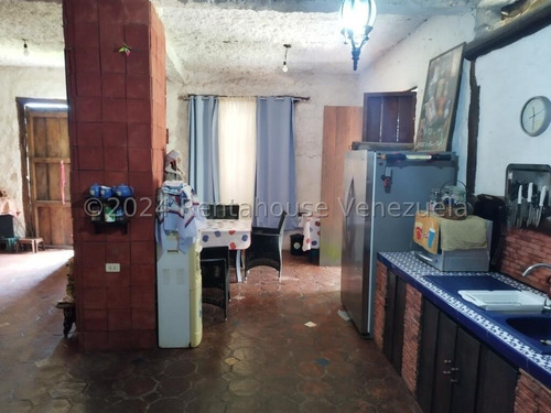 Ana Torres. Casa En Venta 2417736 En Sabaneta