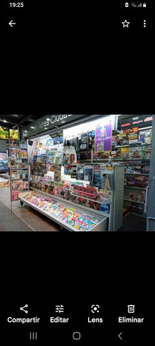 Kiosco Puesto Parada De Diarios Y Revistas