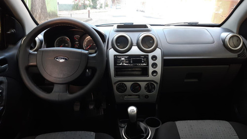 Imagem 7 de 12 de Ford Fiesta Sedan 2013 Se 1.6 16v Flex 4p Flex Manual