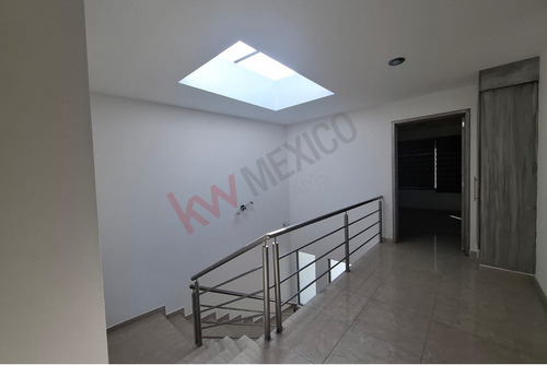 Casa En Venta En Mayorazgo, León! 239 M² Construcción